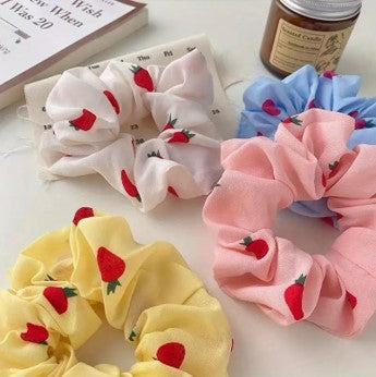 4 pieces strawberry hair ties