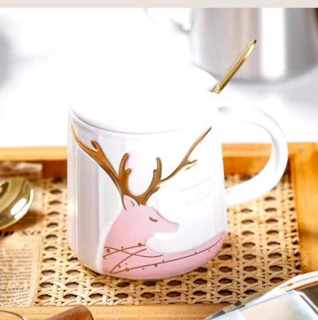 Reindeer mug with lid and teaspoon