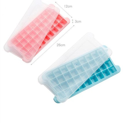 Ice cube mold with plastic lid